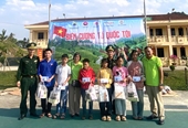 “Paving the way to school for children” program held in Muong Khuong